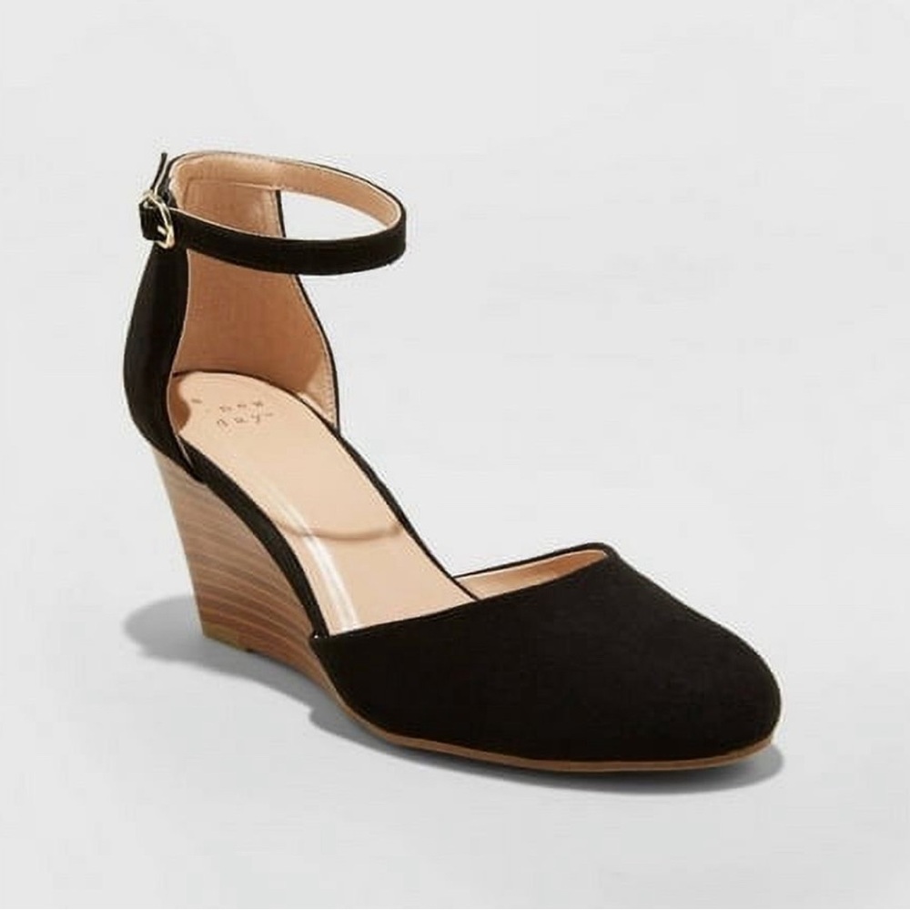 NWOT-A New Day~Wendi Microsuede Rounded-Toe Wedge Pump in Black, Size 7 1/2.
